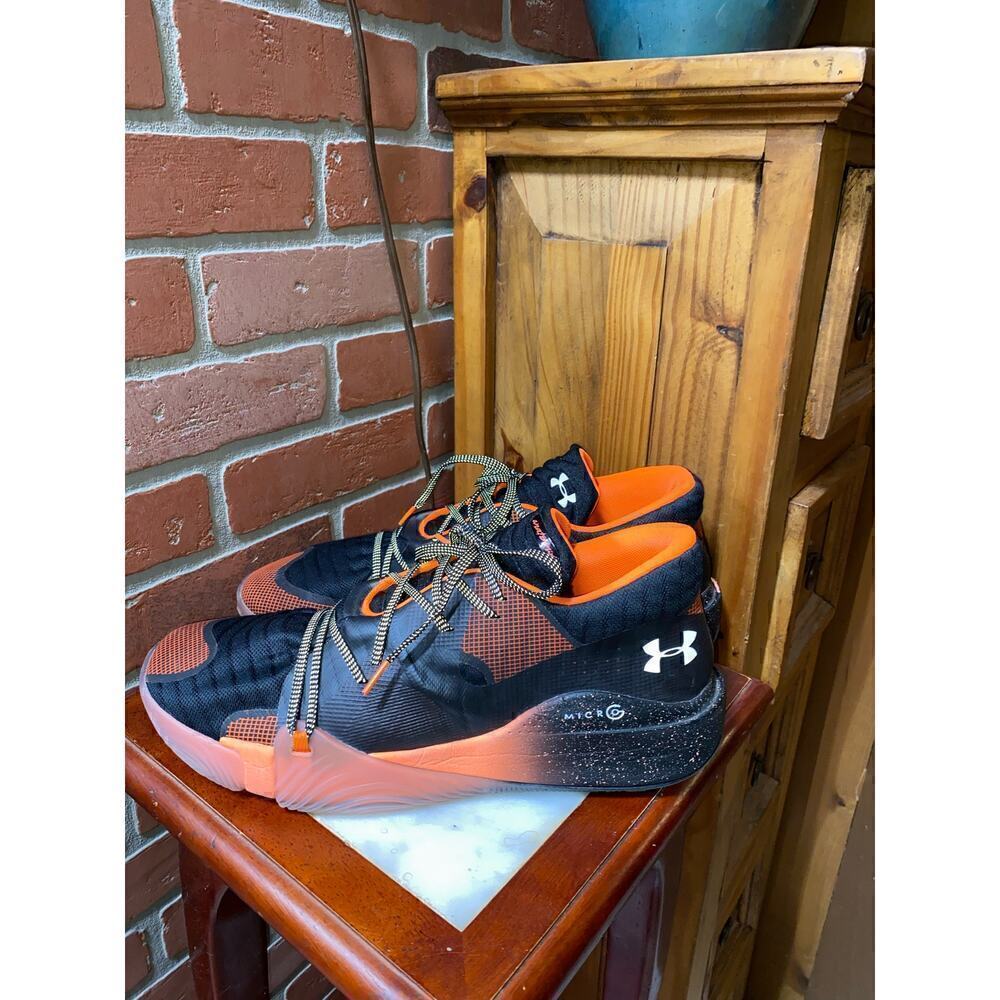 Under Armour Micro G Anatomix basketball shoes.  Size 14.   2019‎